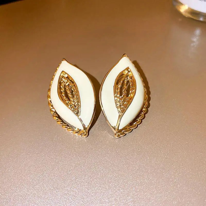 Elegant Vintage Women Classic Resin Stone Earrings Ear Clips Fashion Retro Palace Lady Party Banquet Jewelry Ear Rings