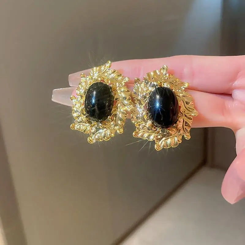 Elegant Vintage Women Classic Resin Stone Earrings Ear Clips Fashion Retro Palace Lady Party Banquet Jewelry Ear Rings