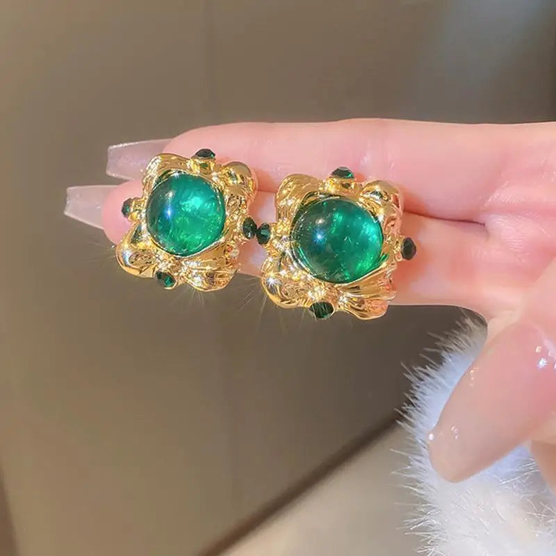 Elegant Vintage Women Classic Resin Stone Earrings Ear Clips Fashion Retro Palace Lady Party Banquet Jewelry Ear Rings