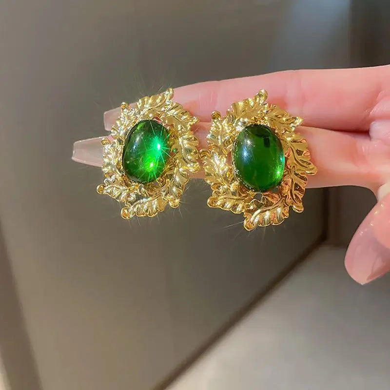 Elegant Vintage Women Classic Resin Stone Earrings Ear Clips Fashion Retro Palace Lady Party Banquet Jewelry Ear Rings