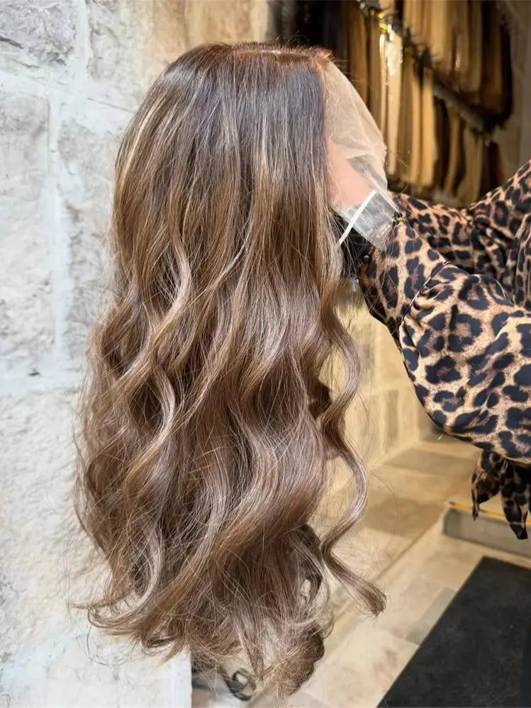 Luxury Women Glueless Lace Wig Natural Loose Wave Synthetic Wig Futura Soft Fibre Wigs Ash Brown with Blonde Highlights Wig Sale