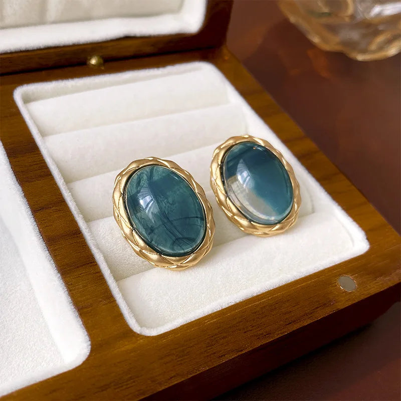 Elegant Vintage Women Classic Resin Stone Earrings Ear Clips Fashion Retro Palace Lady Party Banquet Jewelry Ear Rings