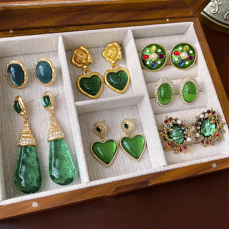 Elegant Vintage Women Classic Resin Stone Earrings Ear Clips Fashion Retro Palace Lady Party Banquet Jewelry Ear Rings