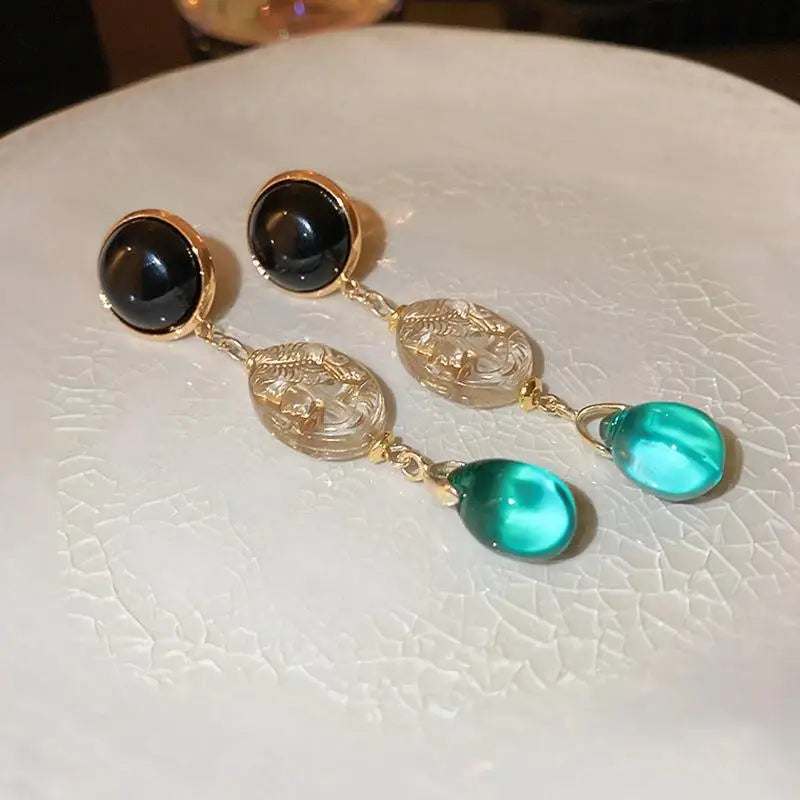 Elegant Vintage Women Classic Resin Stone Earrings Ear Clips Fashion Retro Palace Lady Party Banquet Jewelry Ear Rings