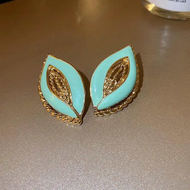 Elegant Vintage Women Classic Resin Stone Earrings Ear Clips Fashion Retro Palace Lady Party Banquet Jewelry Ear Rings