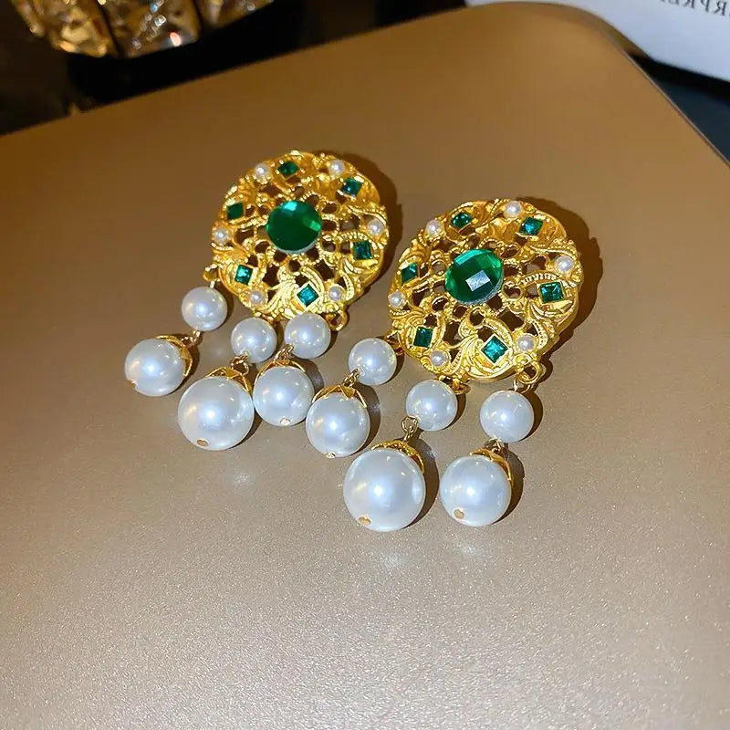 Elegant Vintage Women Classic Resin Stone Earrings Ear Clips Fashion Retro Palace Lady Party Banquet Jewelry Ear Rings